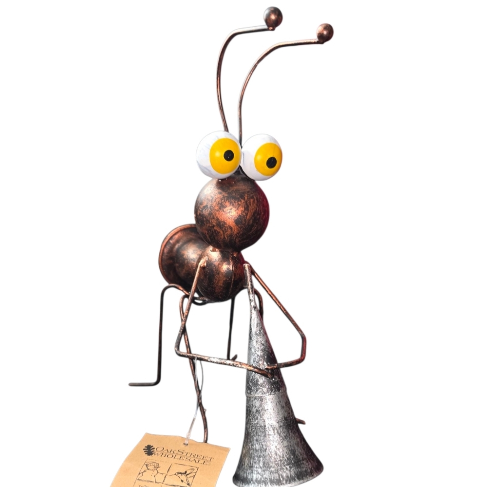 New Decorative ant sculpture with saxophone for metal ant